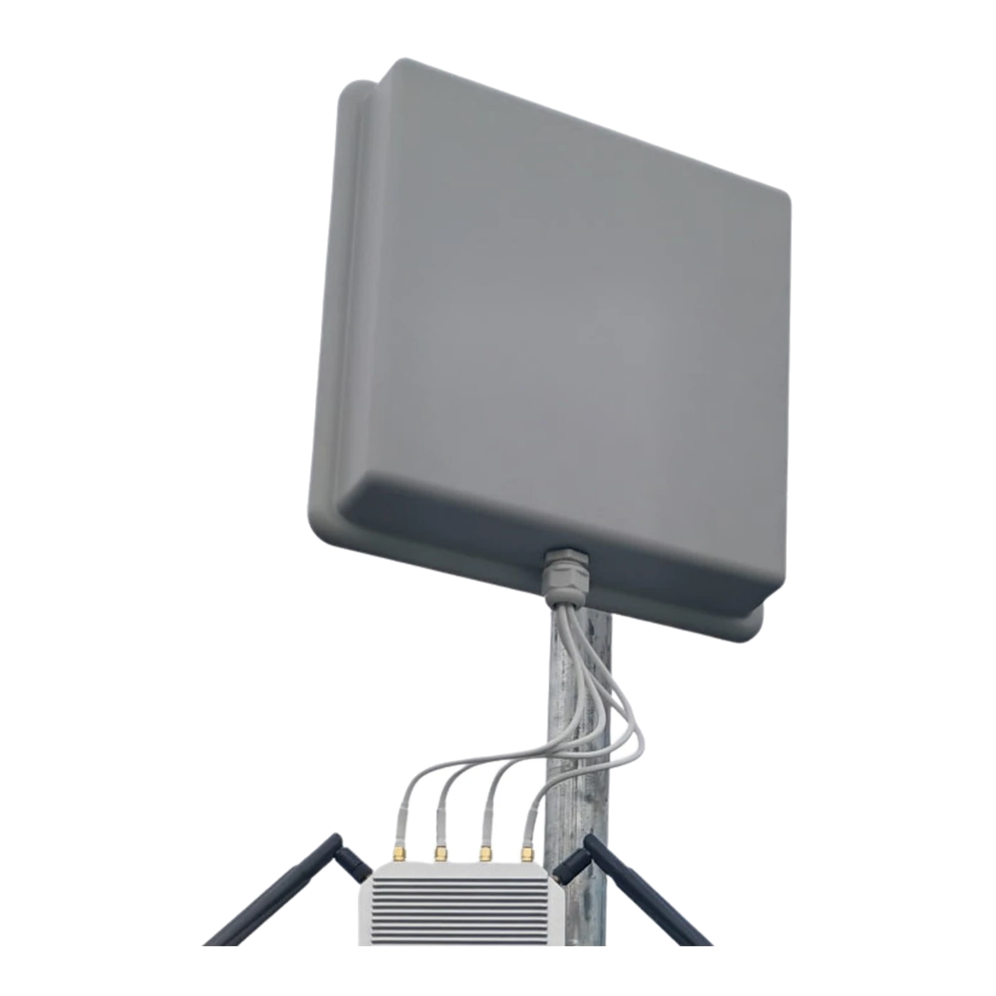 HBE-5G 4X4 MIMO outdoor antenna mounted on a pole with an HBE-5G outdoor router